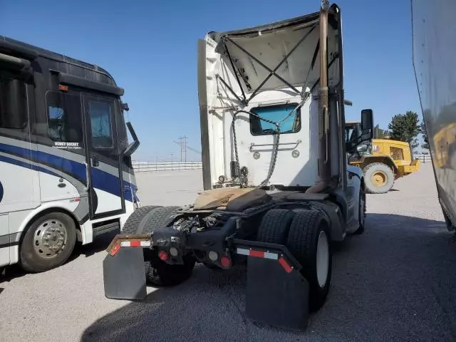 2017 Peterbilt 579 Semi Truck