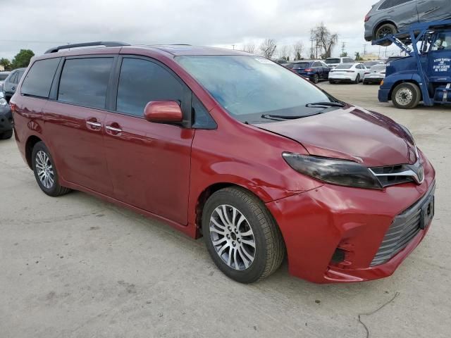 2018 Toyota Sienna XLE