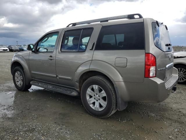 2005 Nissan Pathfinder LE