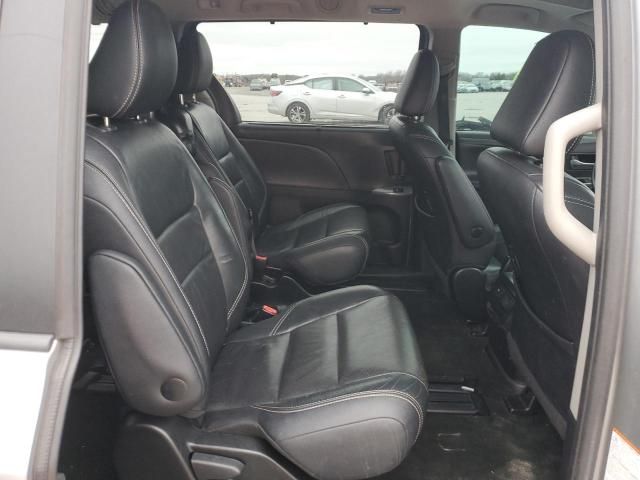 2016 Toyota Sienna SE