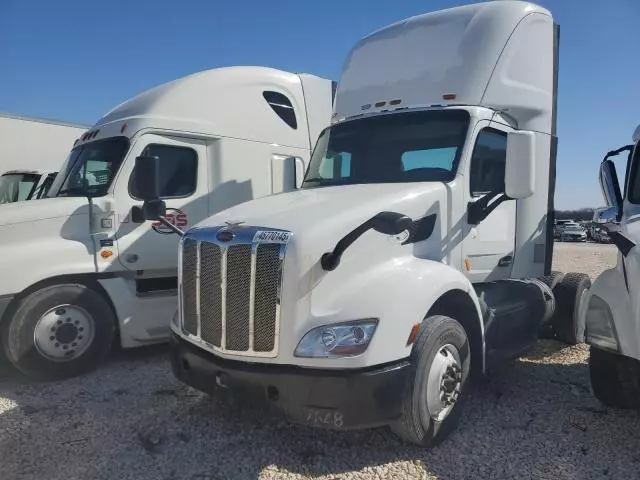 2016 Peterbilt 579