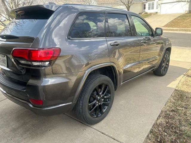 2020 Jeep Grand Cherokee Laredo