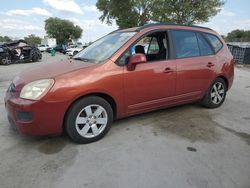 Carros salvage a la venta en subasta: 2008 KIA Rondo Base