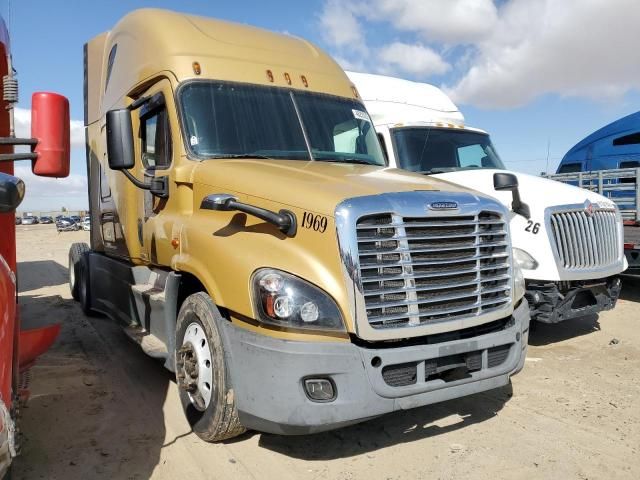 2018 Freightliner Cascadia 125 Semi Truck