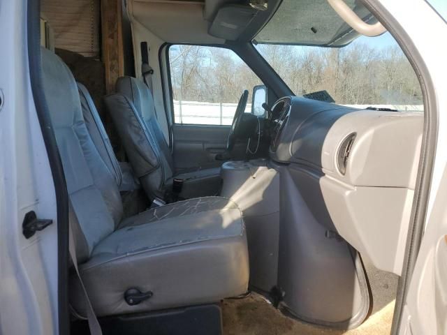 2001 Ford Econoline E450 Super Duty Cutaway Van