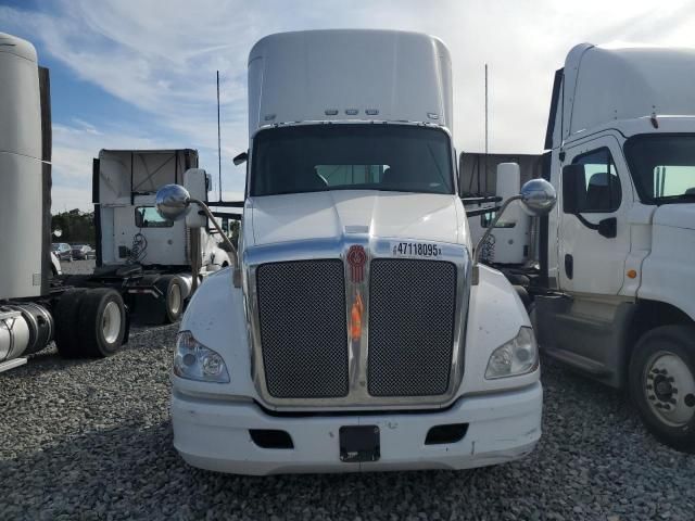 2014 Kenworth T680 Semi Truck