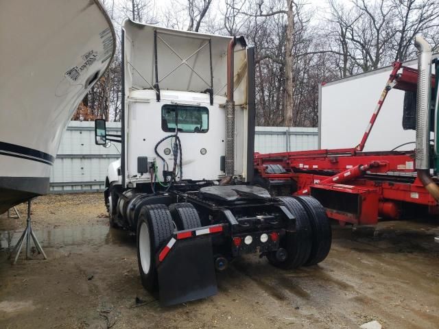 2016 Kenworth T680 Semi Truck