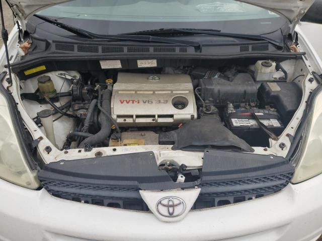 2005 Toyota Sienna CE