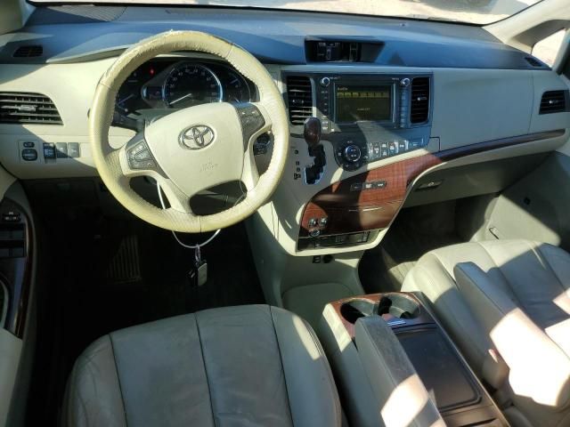 2013 Toyota Sienna XLE