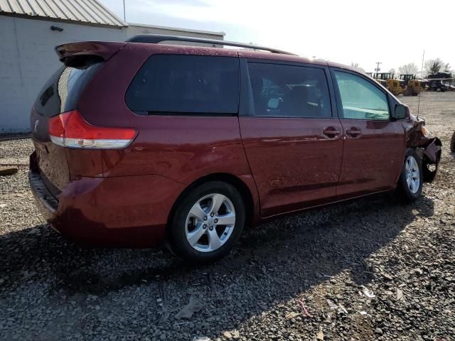 2014 Toyota Sienna LE