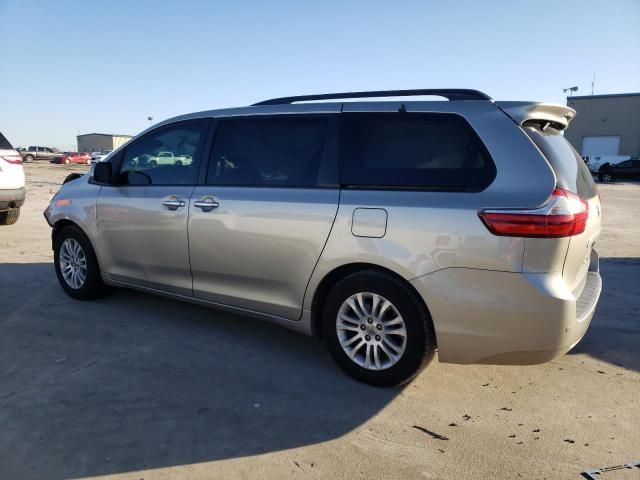 2016 Toyota Sienna XLE