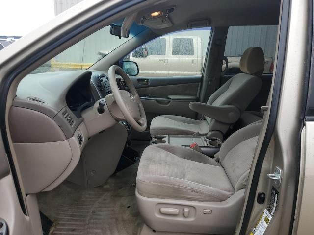 2009 Toyota Sienna CE