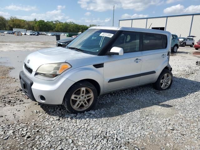 2011 KIA Soul +