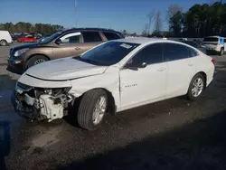 Carros salvage sin ofertas aún a la venta en subasta: 2017 Chevrolet Malibu LT