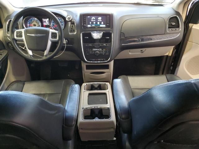 2015 Chrysler Town & Country Touring L