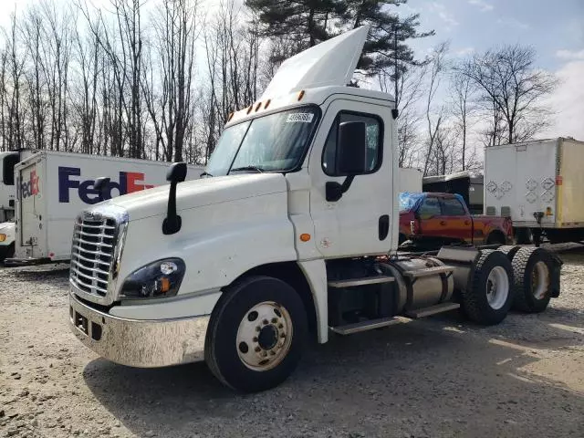 2017 Freightliner Cascadia Semi Truck