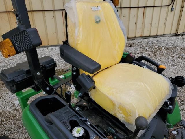 2024 John Deere 1025R