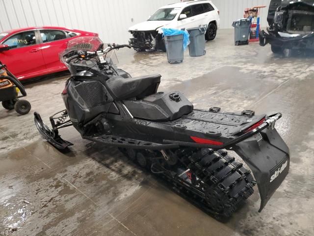 2019 Skidoo 2019 Skidoo Renegade