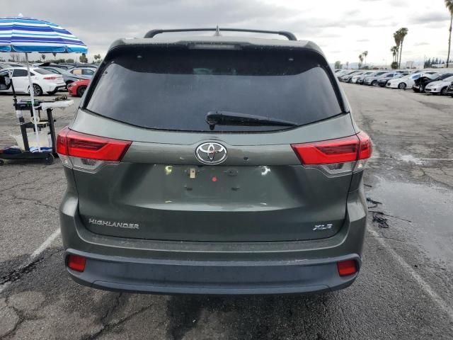 2017 Toyota Highlander SE