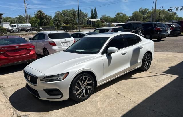 2020 Volvo S60 T6 Momentum