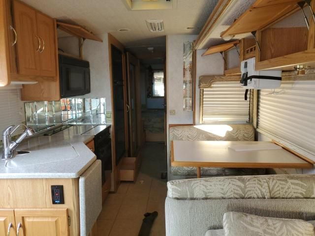 2002 Workhorse Custom Chassis Motorhome Chassis W22