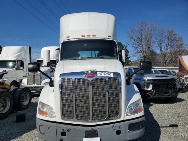 2016 Peterbilt 579