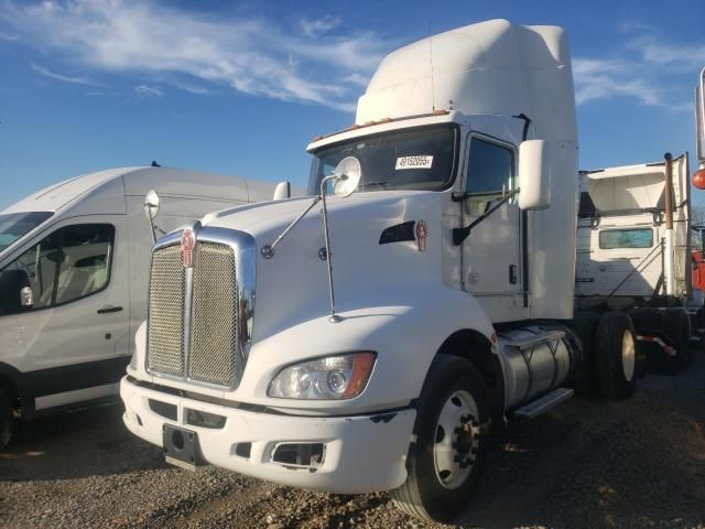 2013 Kenworth T660 Semi Truck