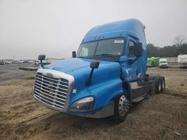 2016 Freightliner Cascadia 125 Semi Truck