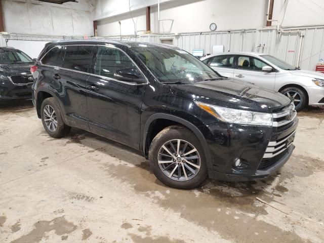 2017 Toyota Highlander SE