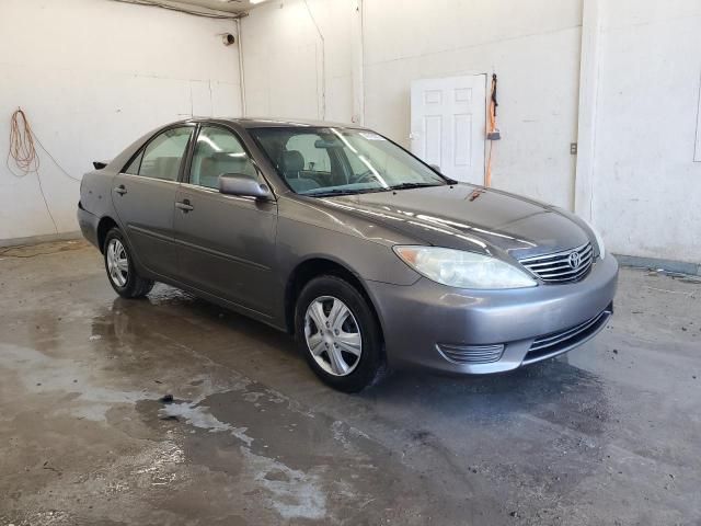 2005 Toyota Camry LE