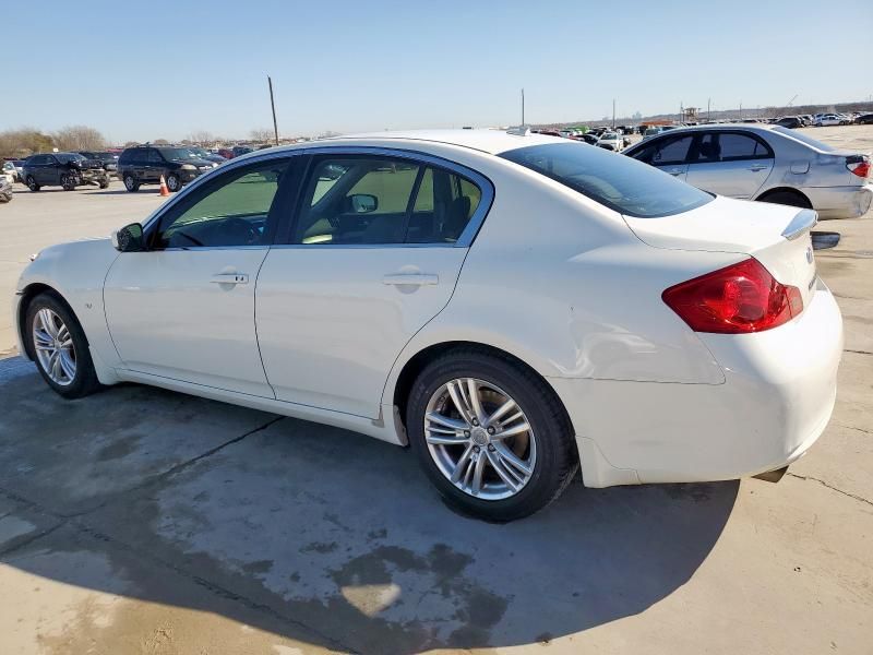 2015 Infiniti Q40