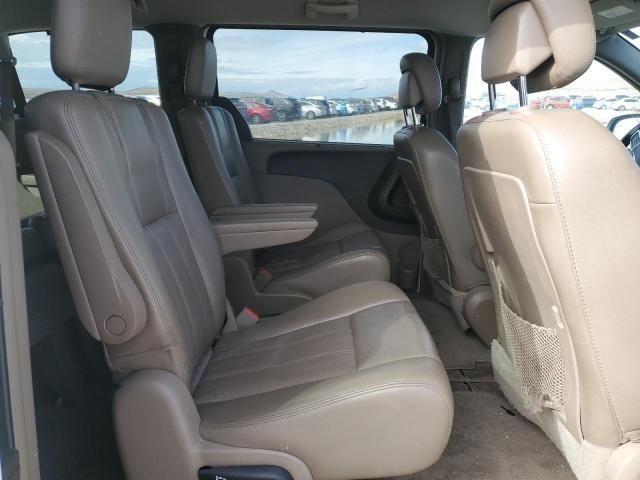 2011 Chrysler Town & Country Touring L