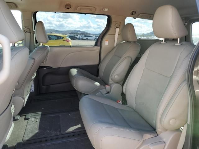 2018 Toyota Sienna XLE