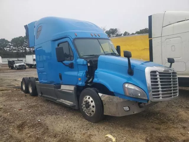 2016 Freightliner Cascadia 125 Semi Truck