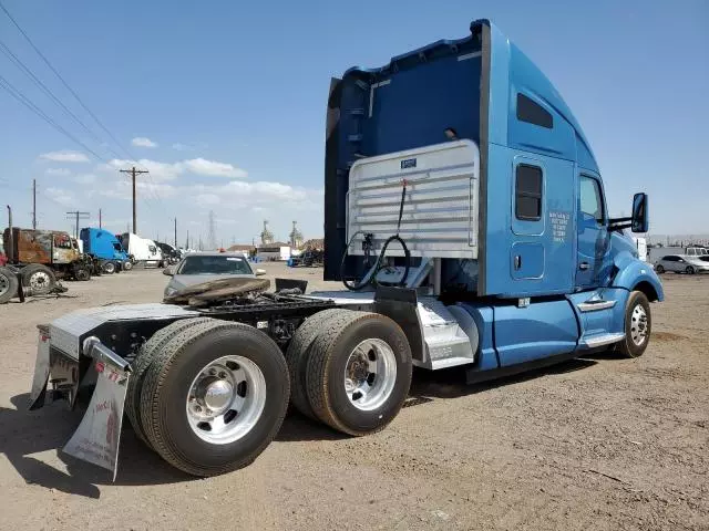 2015 Kenworth Construction T680