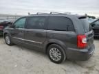 2015 Chrysler Town & Country Touring L