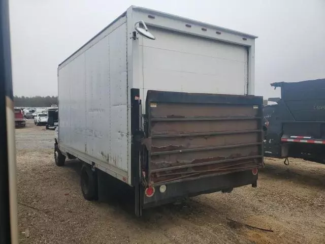 2014 Ford Econoline E350 Super Duty Cutaway Van