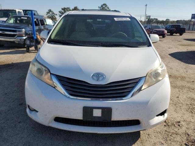 2013 Toyota Sienna XLE