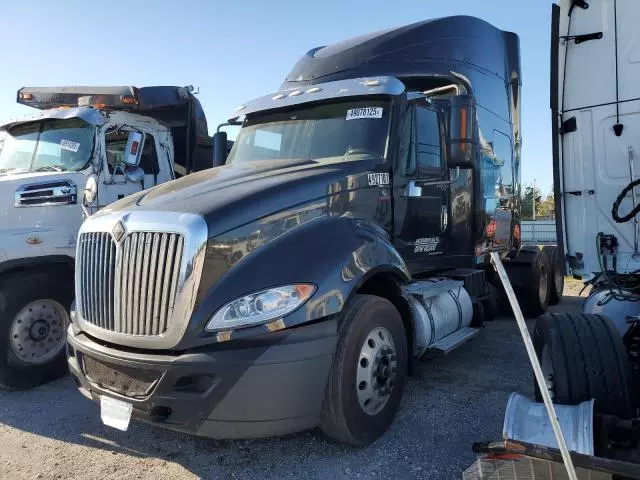 2009 International Prostar Premium Semi Truck