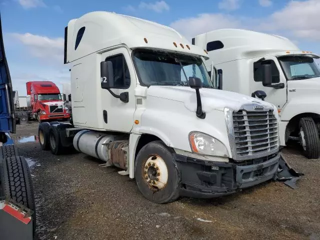 2018 Freightliner Cascadia 125 Semi Truck