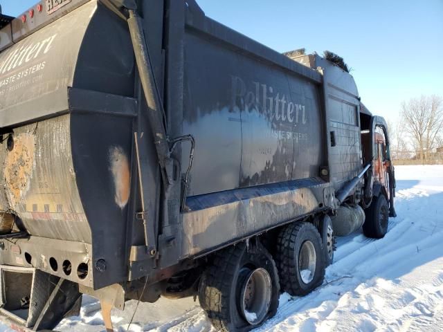 2016 Peterbilt 320 Refuse Truck