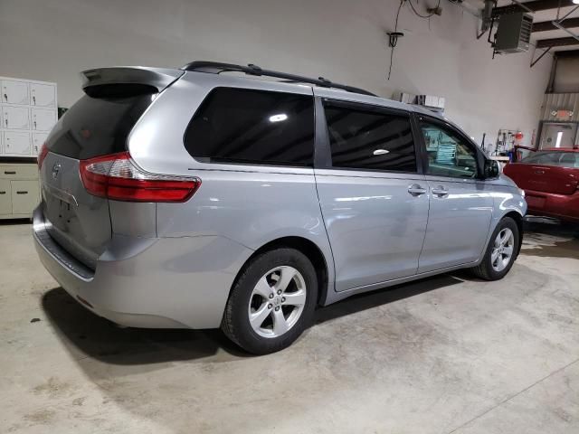 2017 Toyota Sienna LE