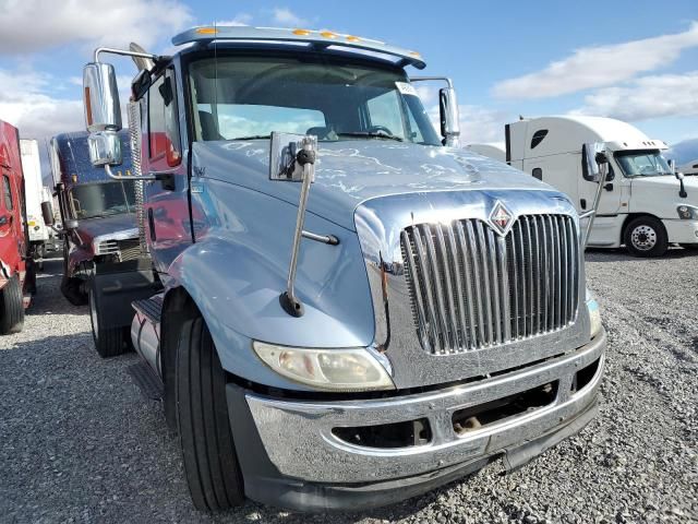 2013 International 8600 Semi Truck