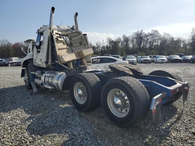 2013 Mack 600 CXU600