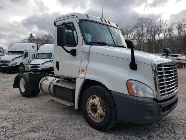 2016 Freightliner Cascadia Semi Truck