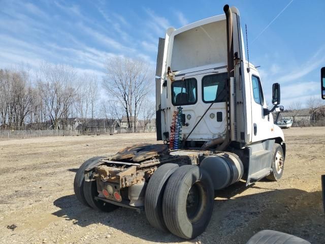 2016 Freightliner Cascadia Semi Truck