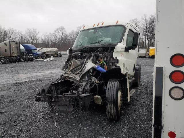 2020 Freightliner Cascadia 126 Semi Truck