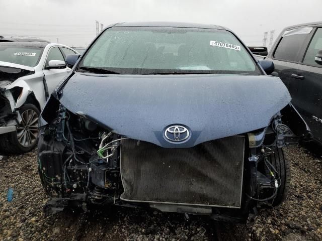 2017 Toyota Sienna LE