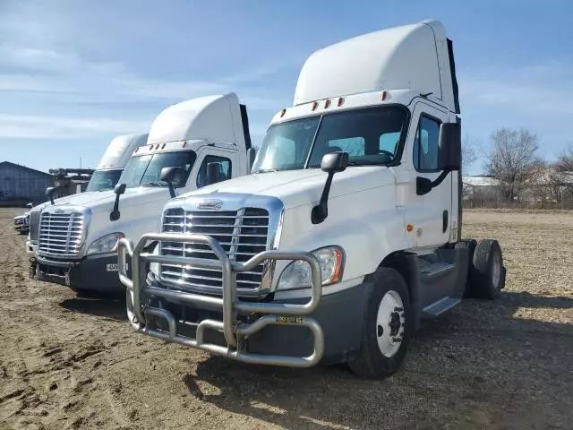 2016 Freightliner Cascadia 125