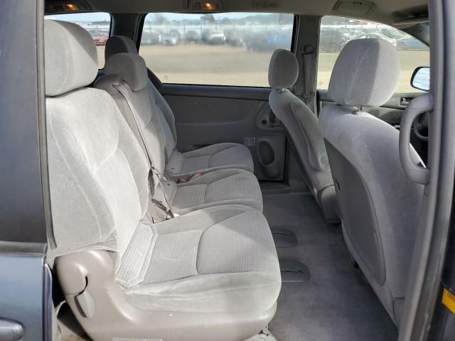 2007 Toyota Sienna CE